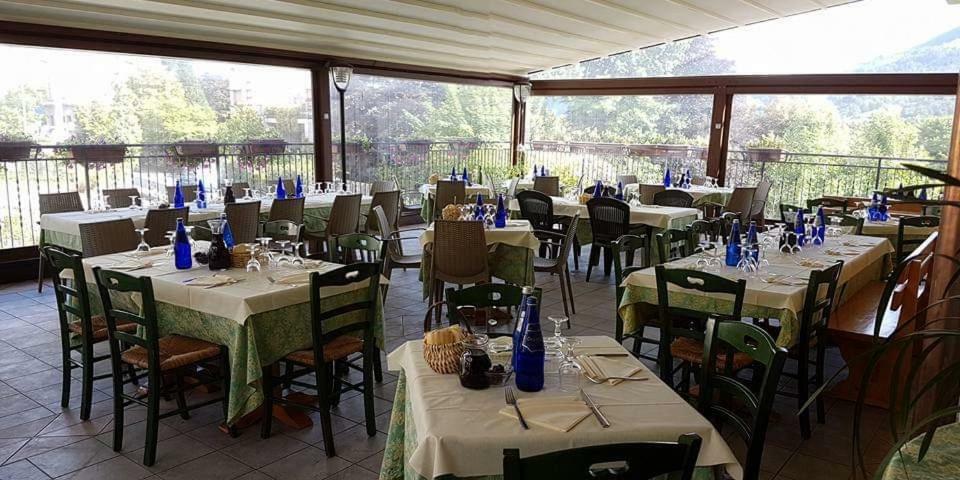 Hotel Ristorante Vittoria San Fedele Intelvi Exteriör bild