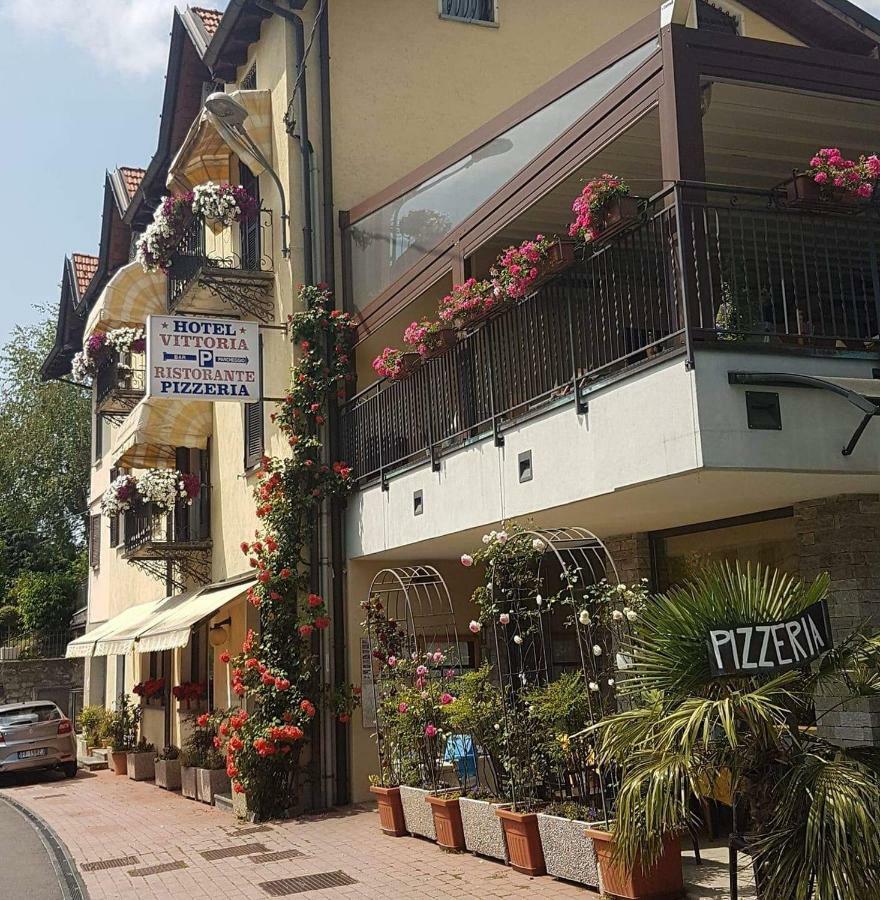 Hotel Ristorante Vittoria San Fedele Intelvi Exteriör bild